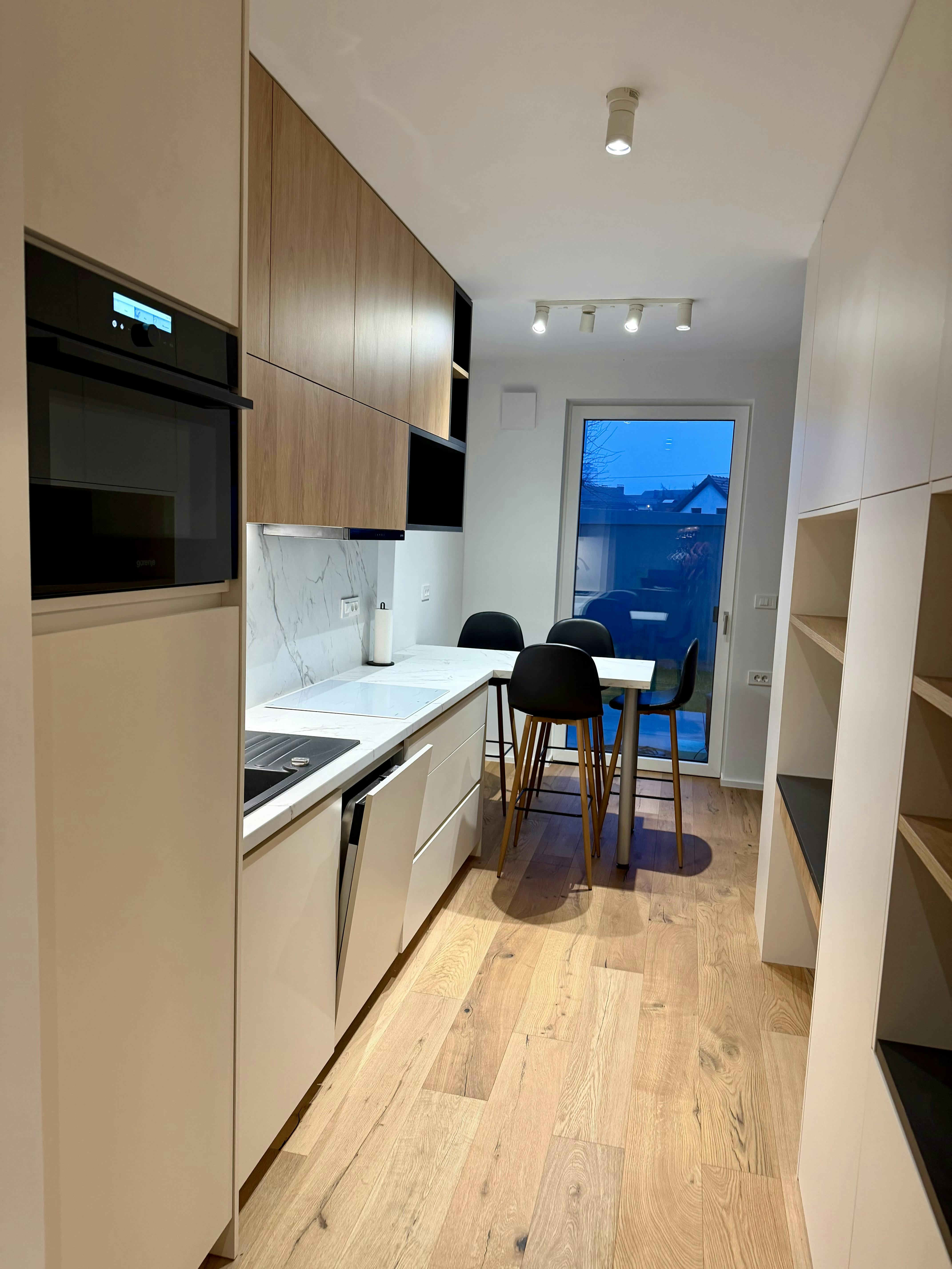 Appartement à louer pour 1 000 €/mois à Ljubljana, Pod ježami