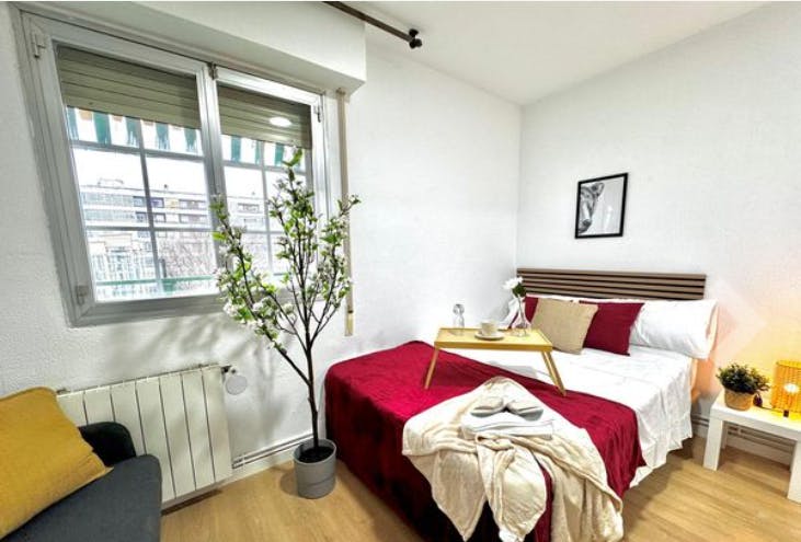 Gedeelde kamer te huur voor € 590 per maand in Madrid, Calle de Valle Inclán