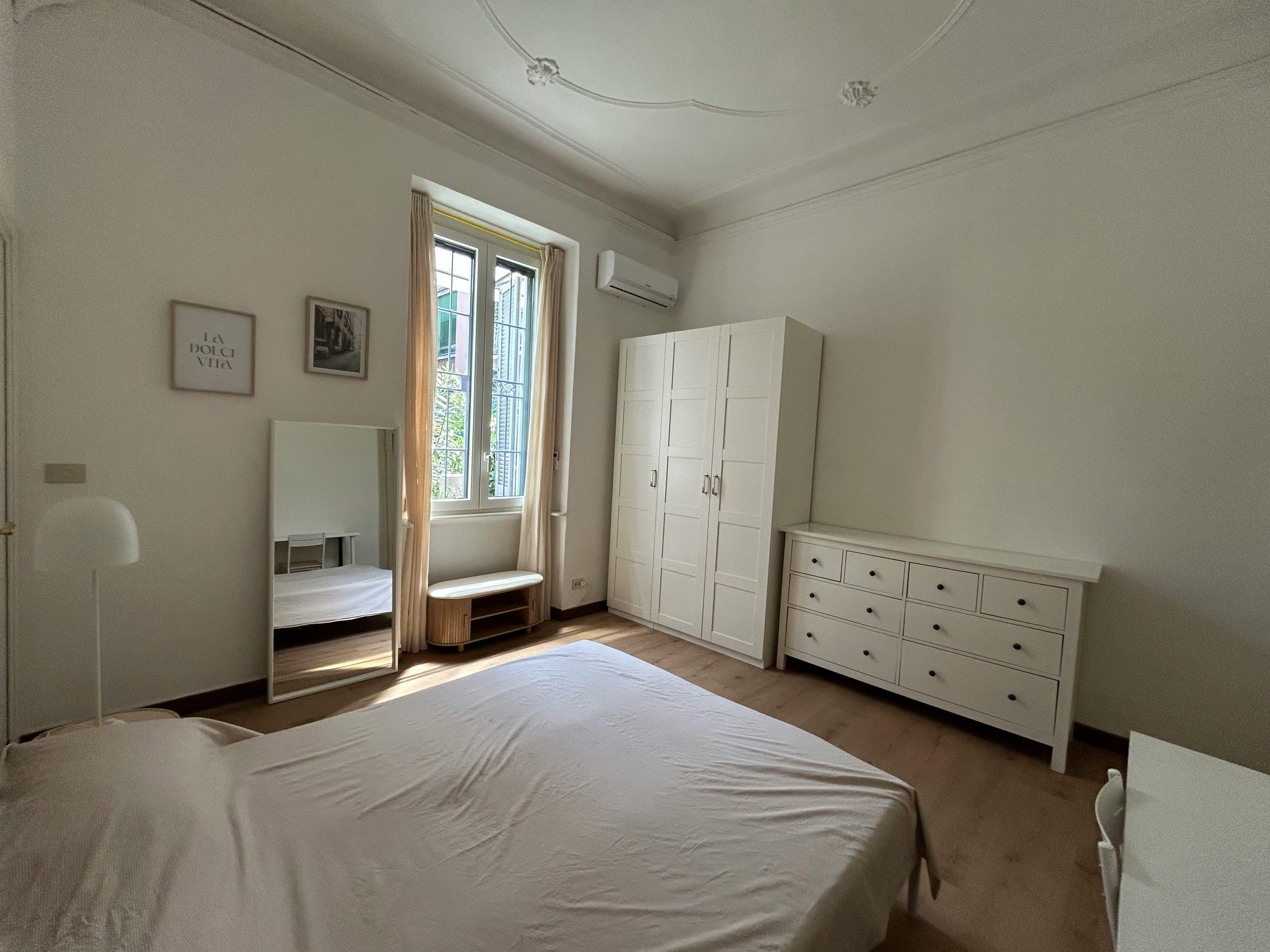 Via Fratelli Bronzetti, Milan preview