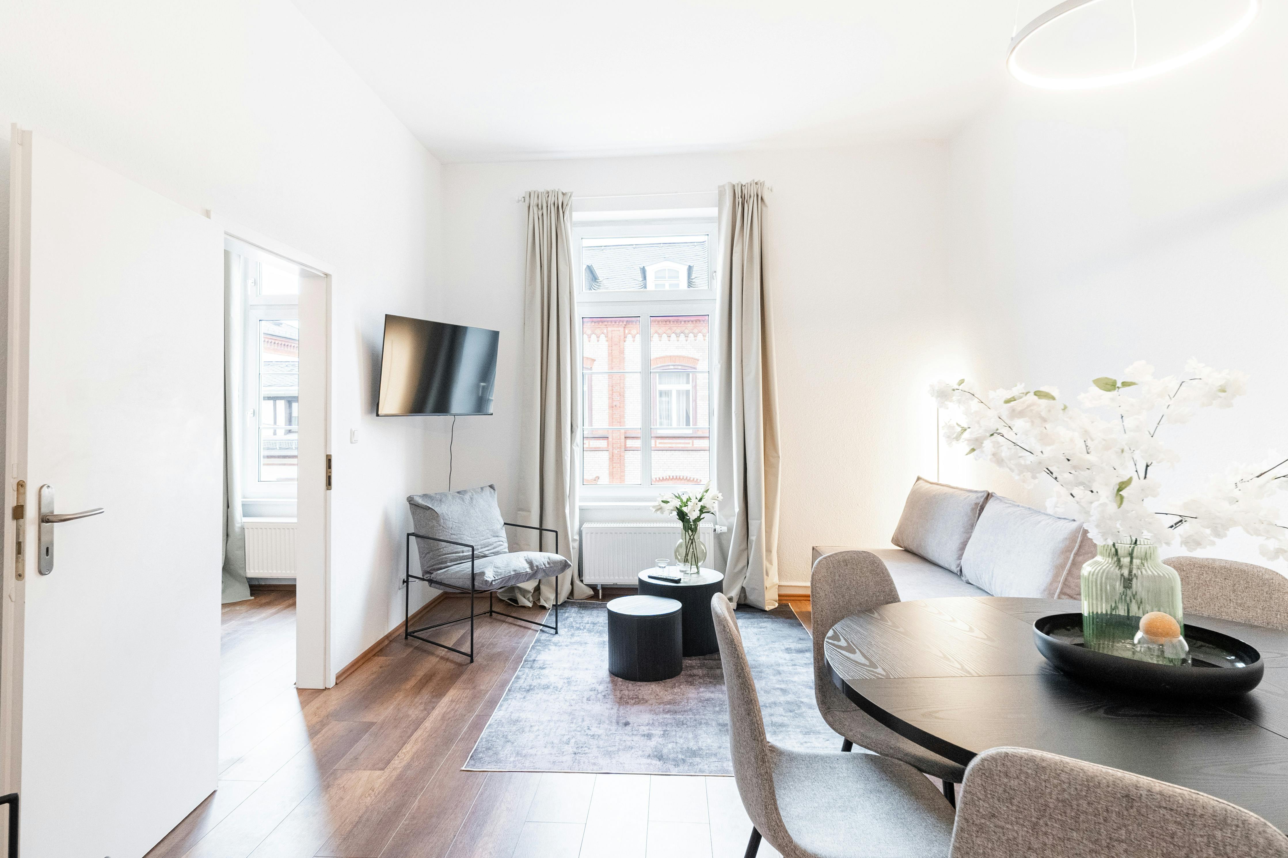 Appartement te huur voor € 2.290 per maand in Wiesbaden, Oranienstraße