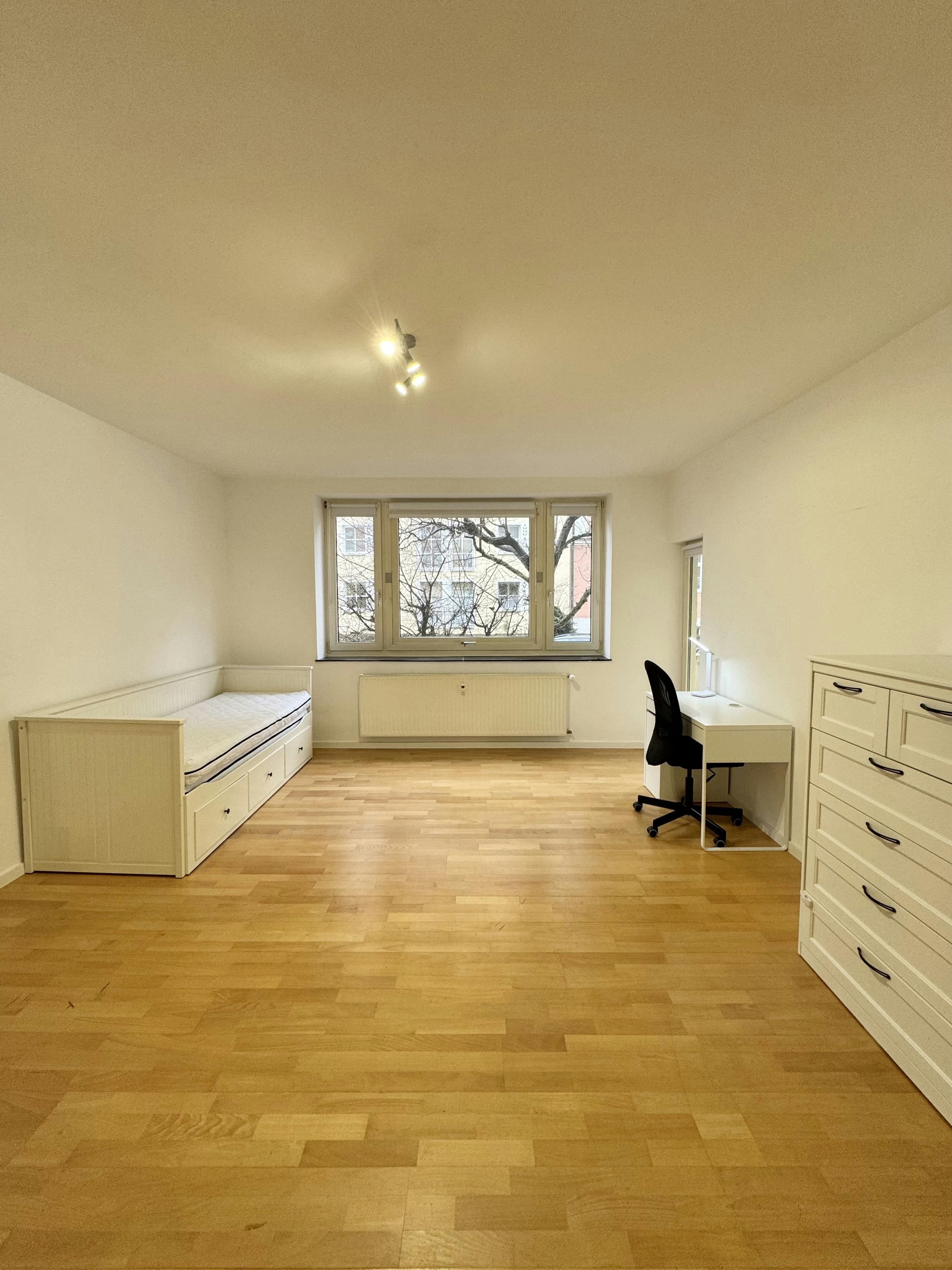 私人房间 正在以 €975 的月租出租，其位于 Munich, Gentzstraße