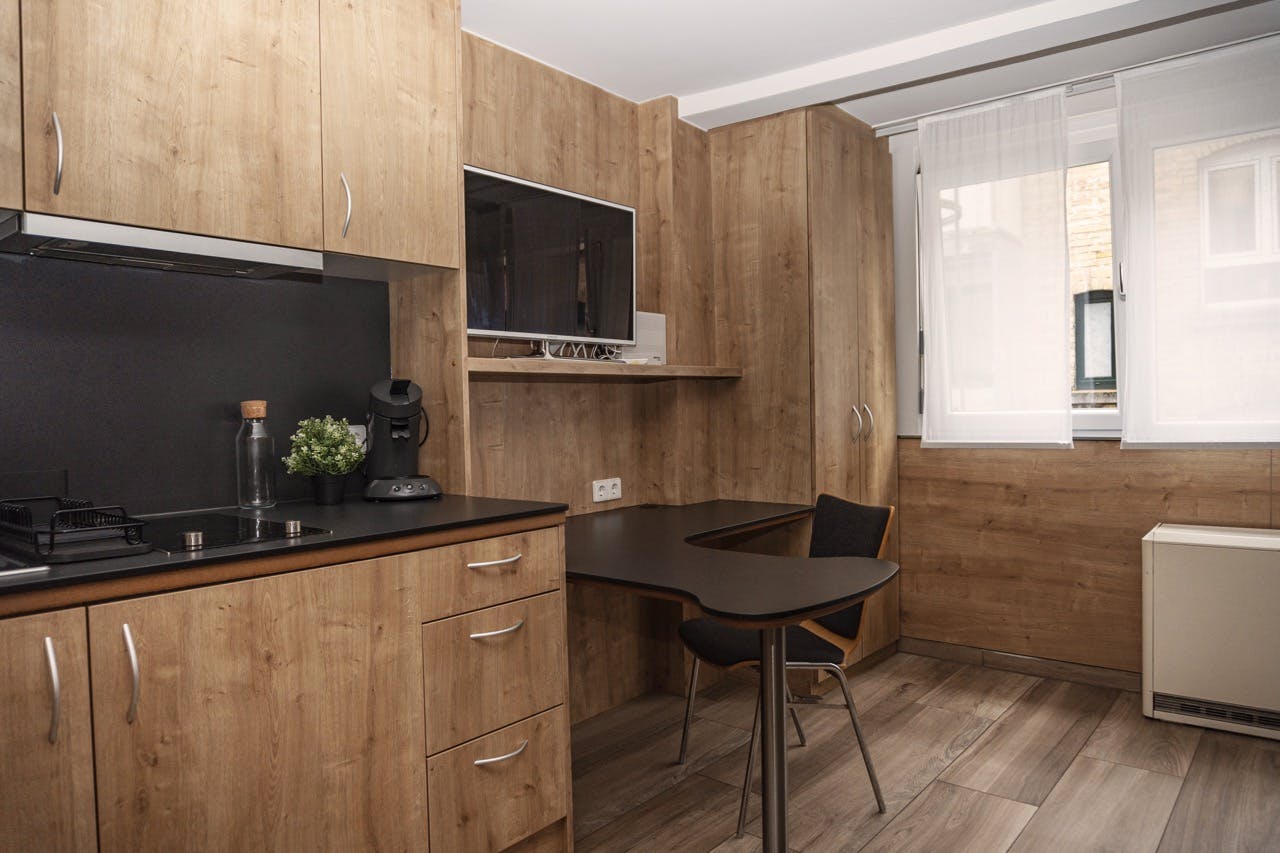 Wohnung zu mieten für 1.250 € pro Monat in Stuttgart, Pfarrstraße