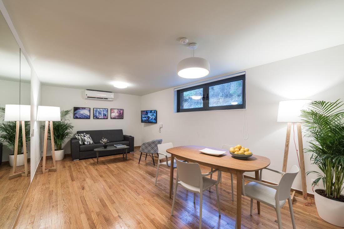 Kosma Melodou, Athina preview