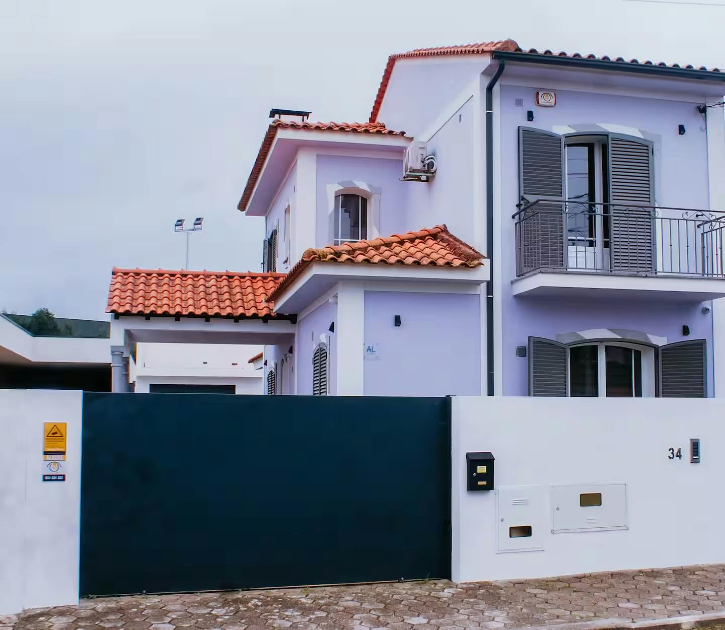 Дом сдается в аренду за 2 000 € в месяц в Esgueira, Rua Nova do Milão