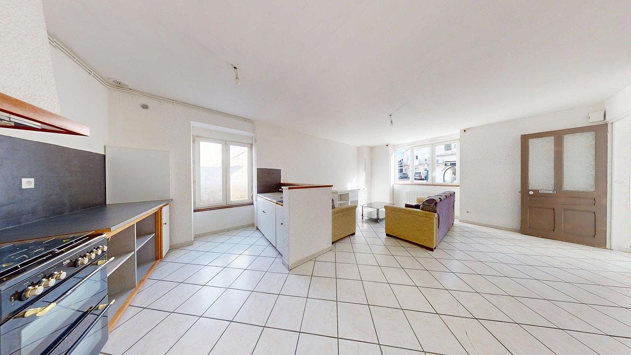 Haus zu mieten für 800 € pro Monat in Nivolas-Vermelle, Rue Nationale