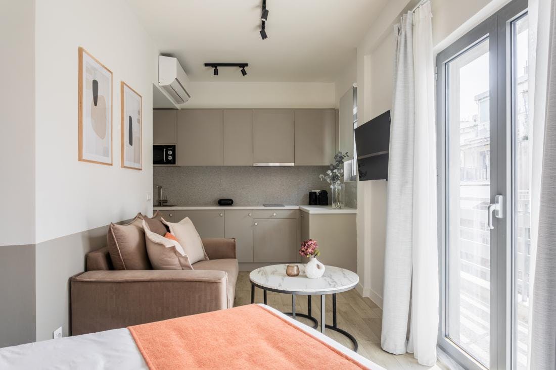 Studio for rent for €690 per month in Athina, Solonos