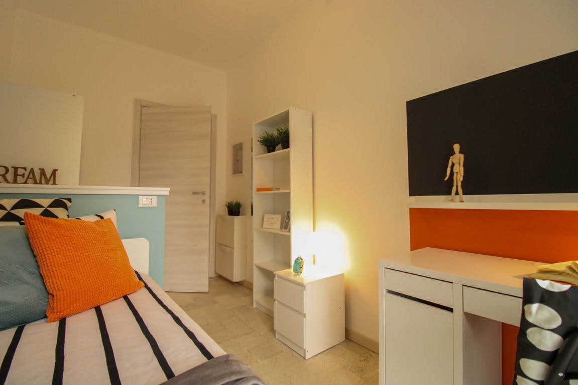 Private room for rent for €500 per month in Brescia, Via Bligny