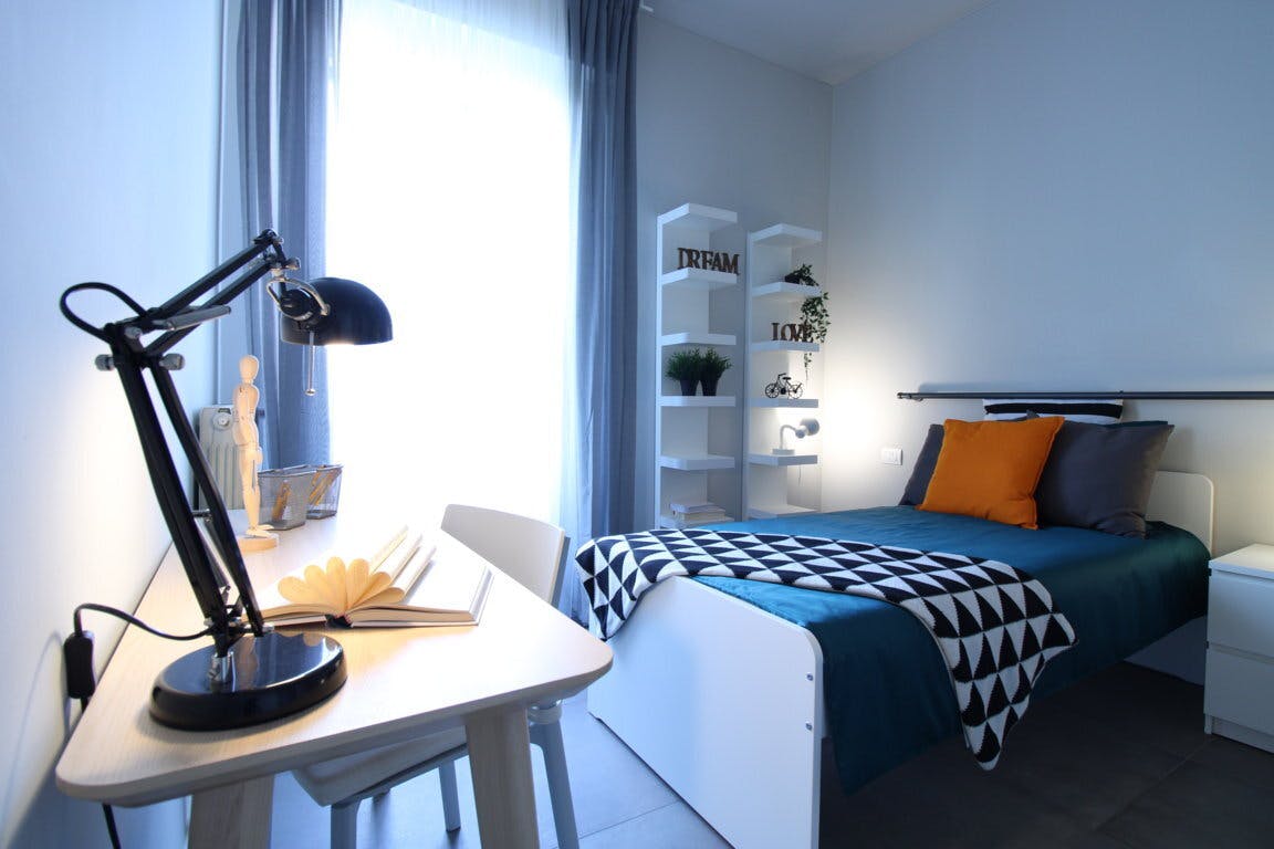 Private room for rent for €570 per month in Brescia, Via Antonio Schivardi