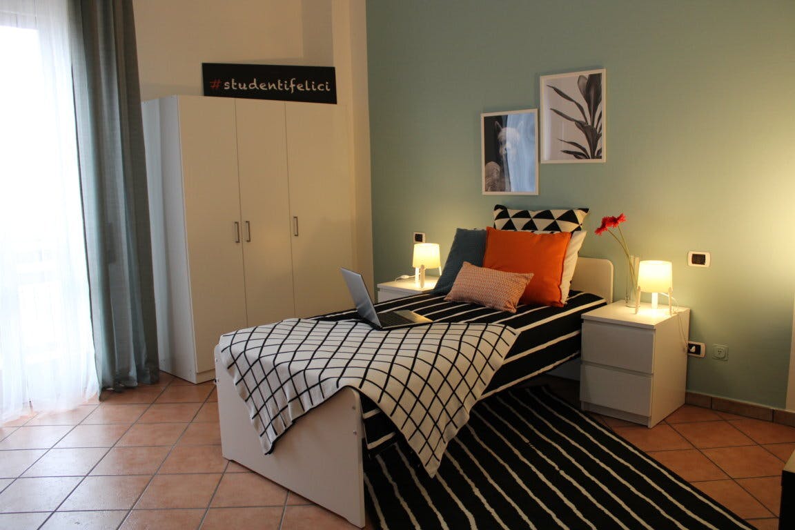 Single room Brescia, 1 bed, 14m² — photo 1