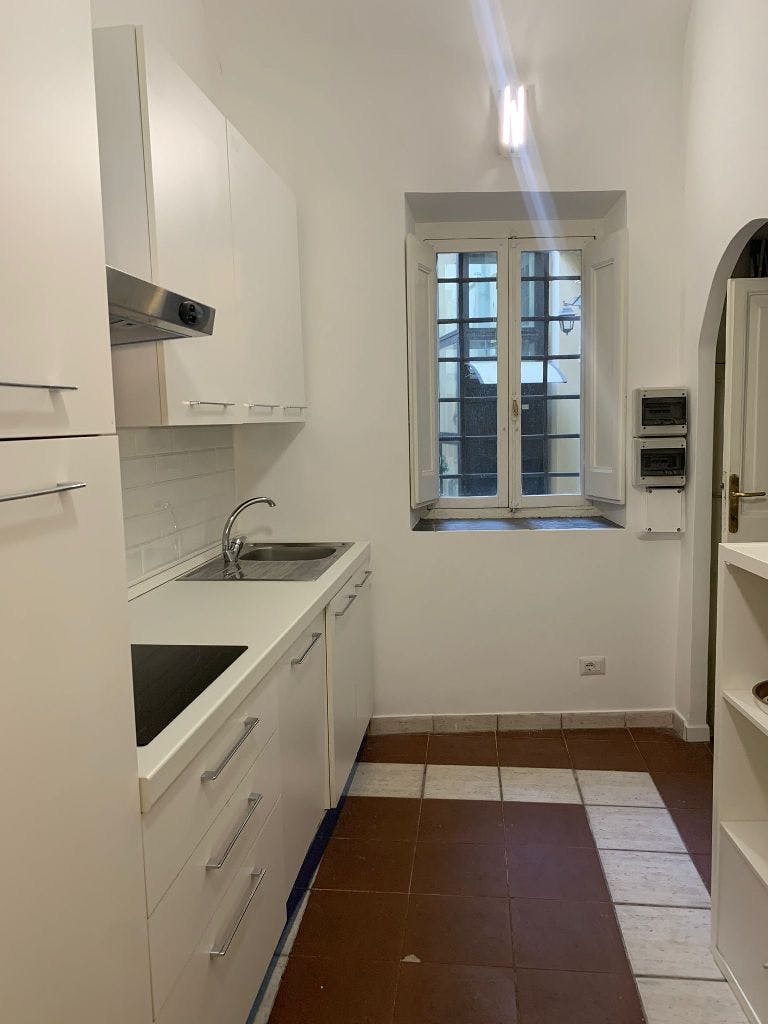 Apartment for rent for €1,600 per month in Rome, Via di San Maria in Monticelli