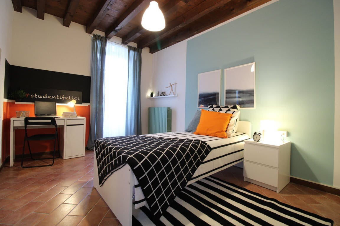 Private room for rent for €620 per month in Brescia, Via Trieste