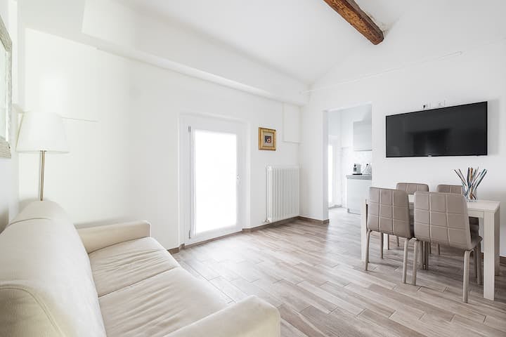 Apartment for rent for €1,000 per month in Bologna, Via delle Moline