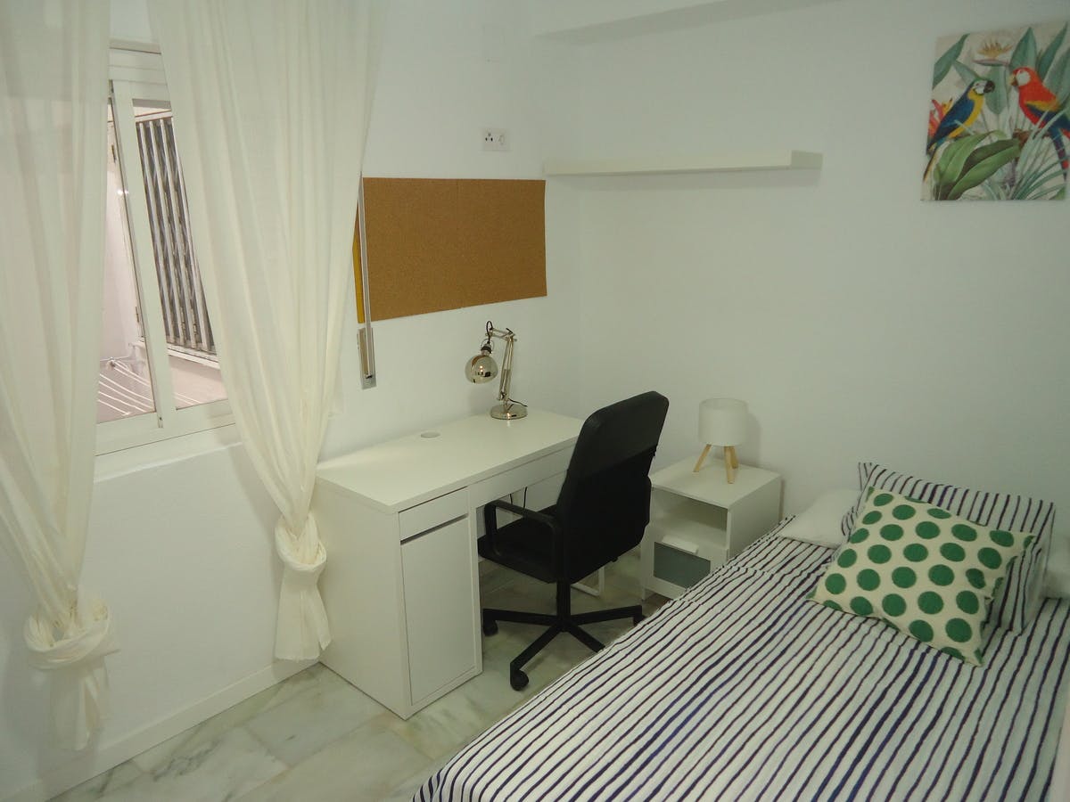 Отдельная комната сдается в аренду за 240 € в месяц в Córdoba, Calle Maestro Priego López