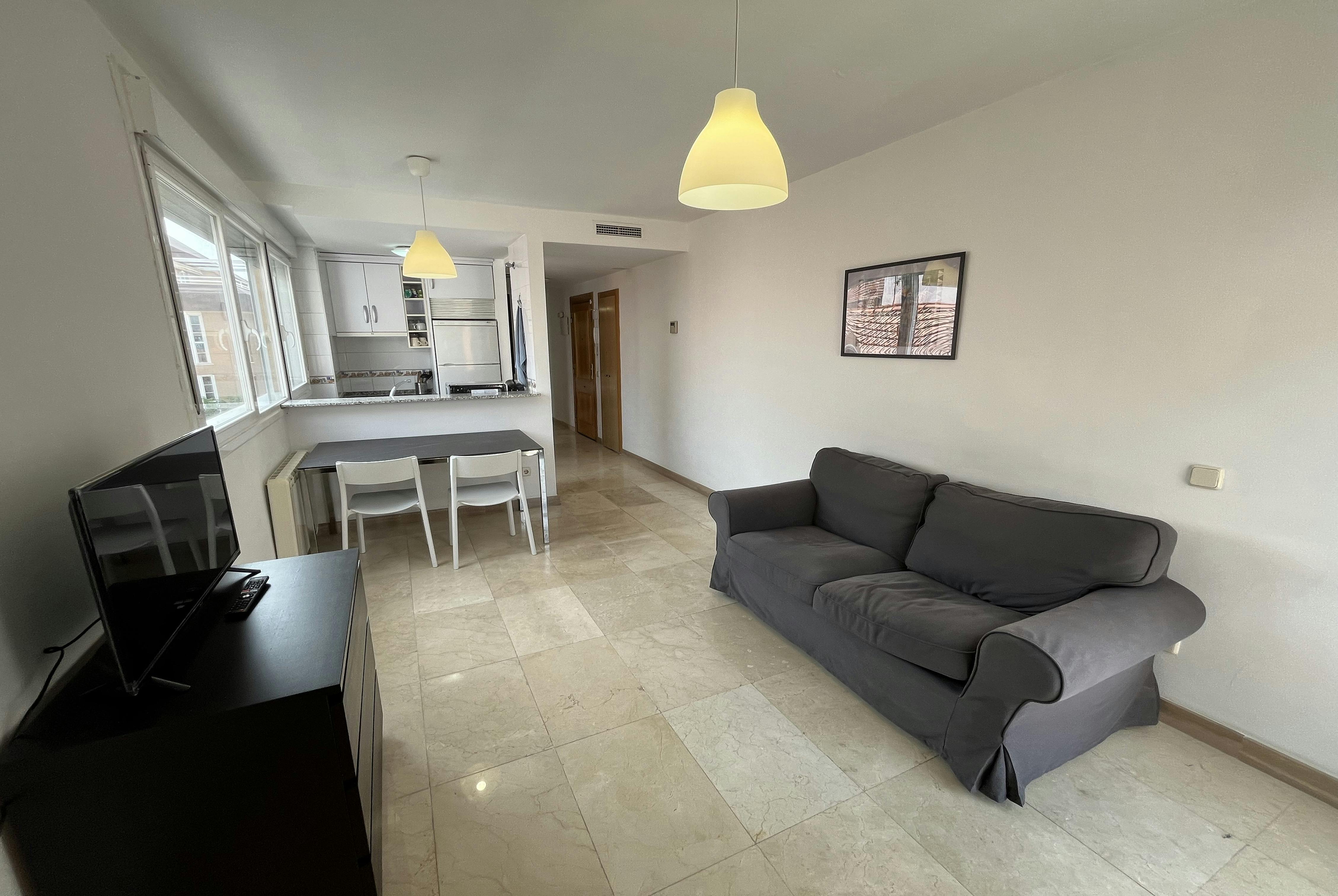 Квартира сдается в аренду за 1 150 € в месяц в Madrid, Calle del Puerto de Suebe