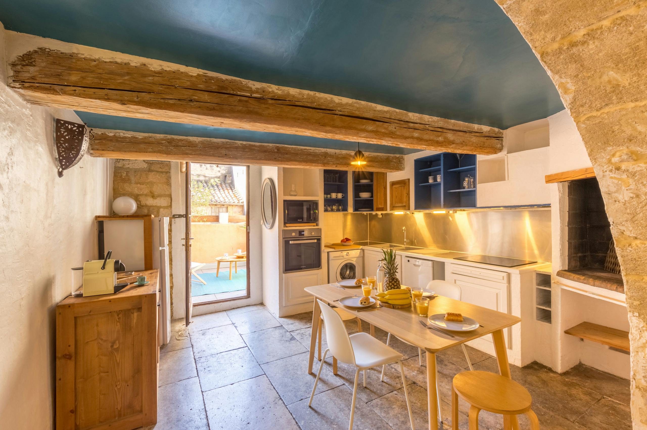 Квартира за оренду для 9 999 EUR на місяць у Montpellier, Rue du Faubourg du Courreau