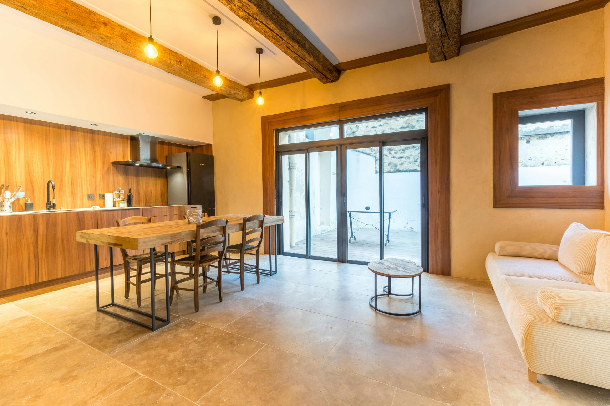 公寓 正在以 €9,999 的月租出租，其位于 Montpellier, Rue Fizes