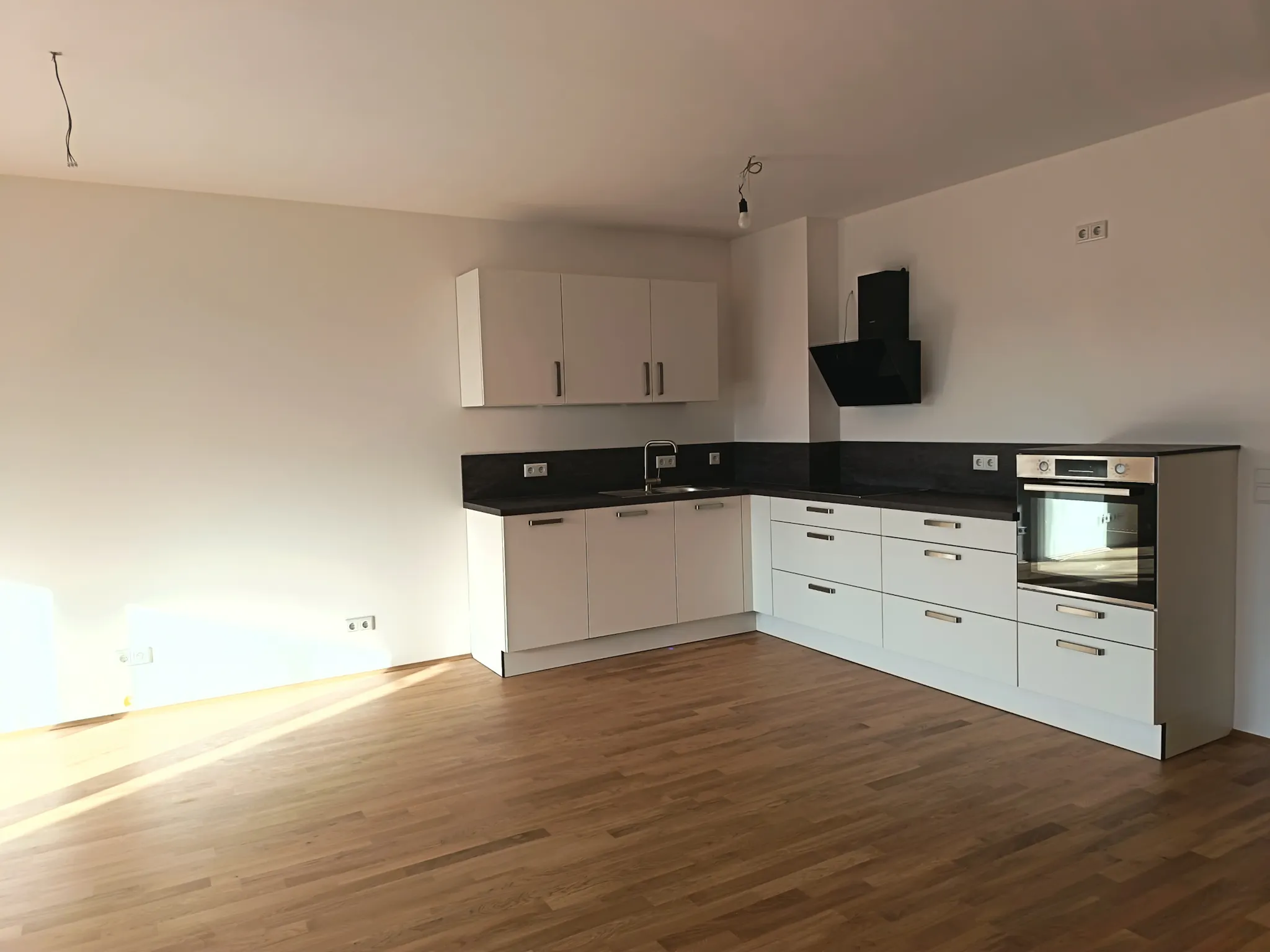 2-Bedroom Apartment in Donnersbergring, Darmstadt ROOM 1