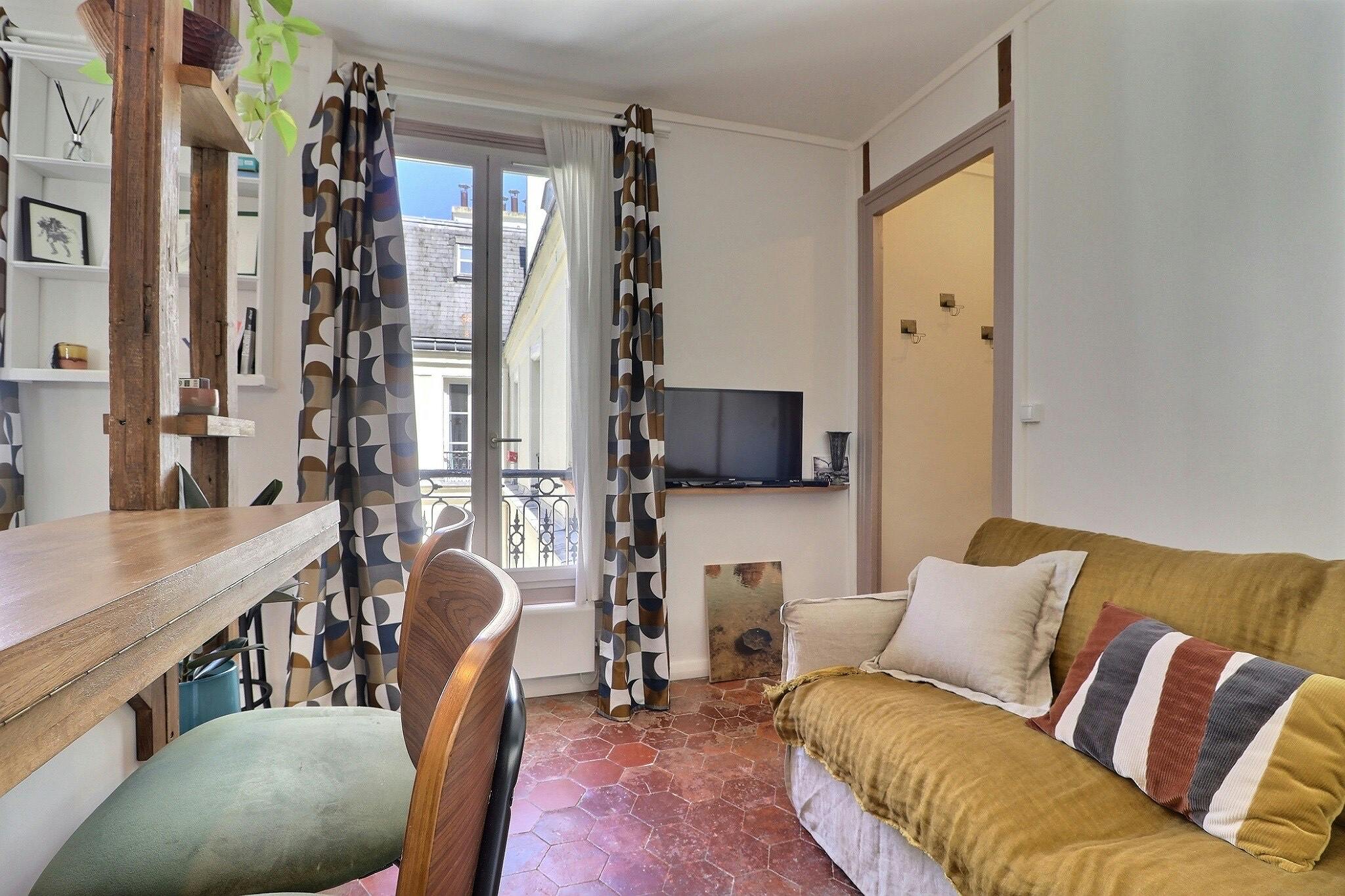 Studio for rent on Rue des Rosiers, Paris - View 5