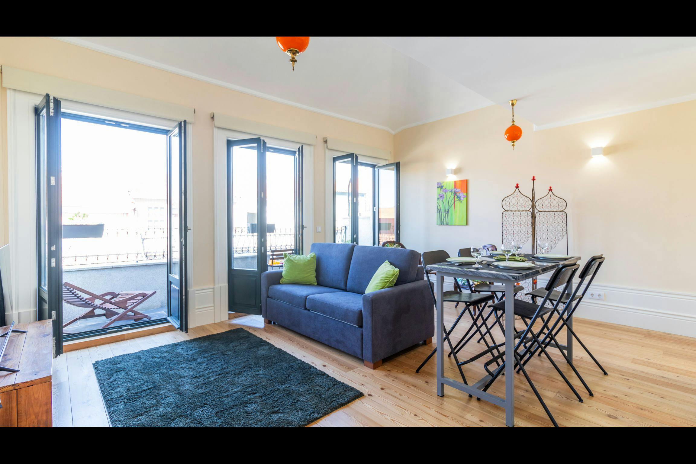 Building for rent for €1,500 per month in Porto, Rua de Álvares Cabral