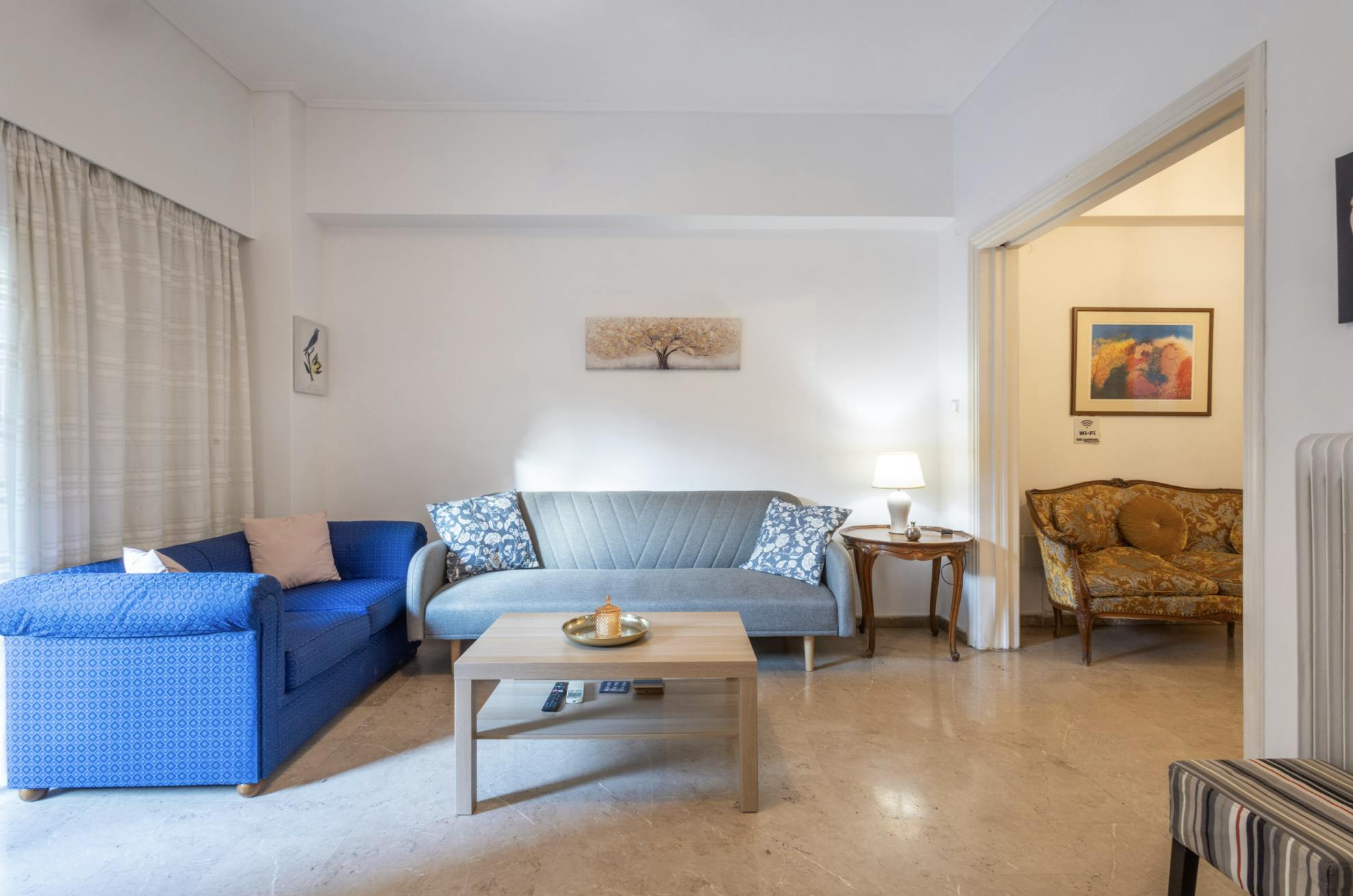 Appartement à louer pour 1 700 €/mois à Vironas, Kioutachias