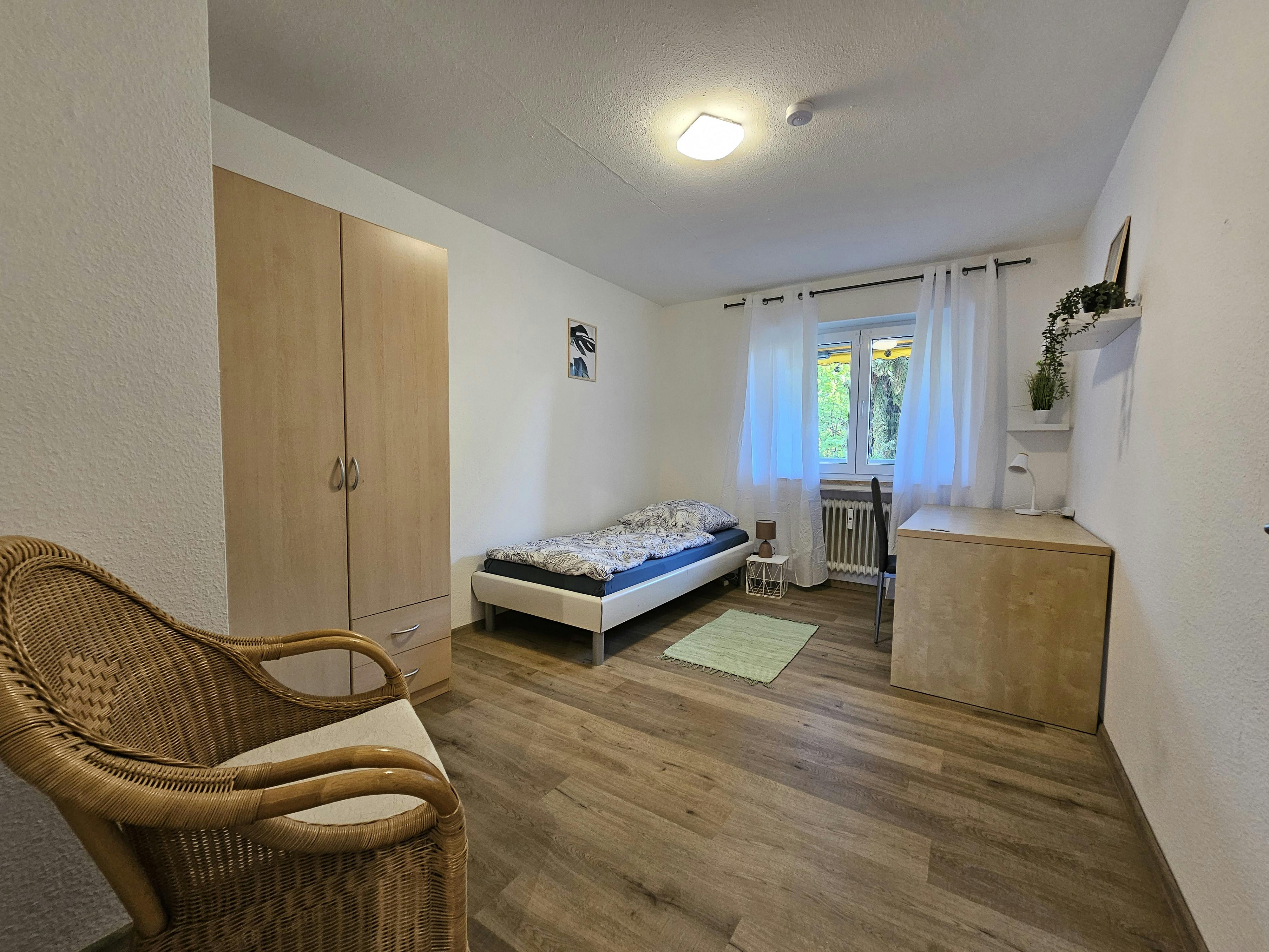 Private room for rent for €575 per month in Königsbrunn, Donauwörther Straße
