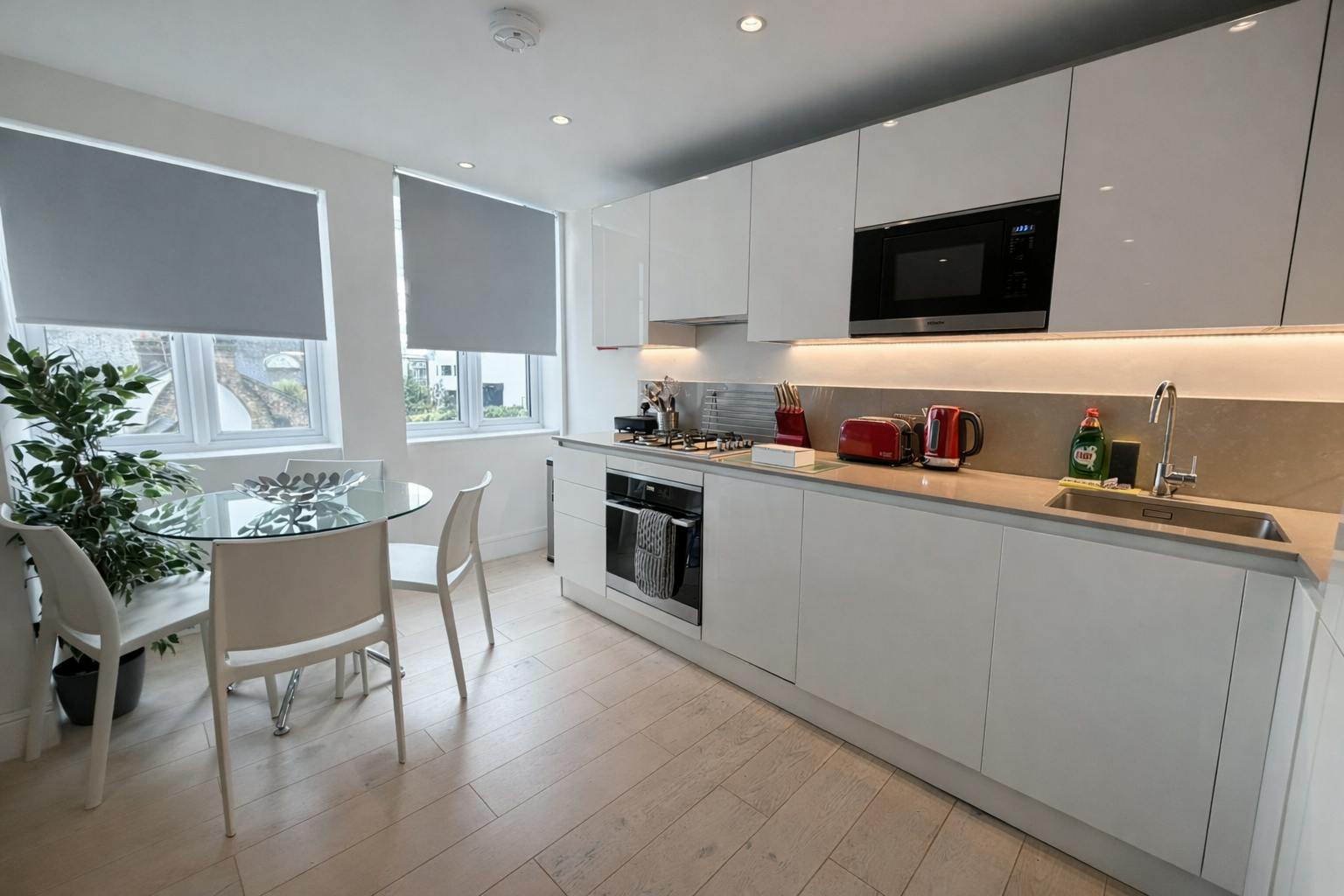 Studio for rent for £5,611 per month in London, Ealing Green