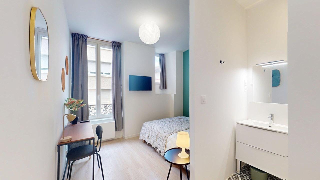 Privé kamer te huur voor € 430 per maand in Pau, Rue Manescau