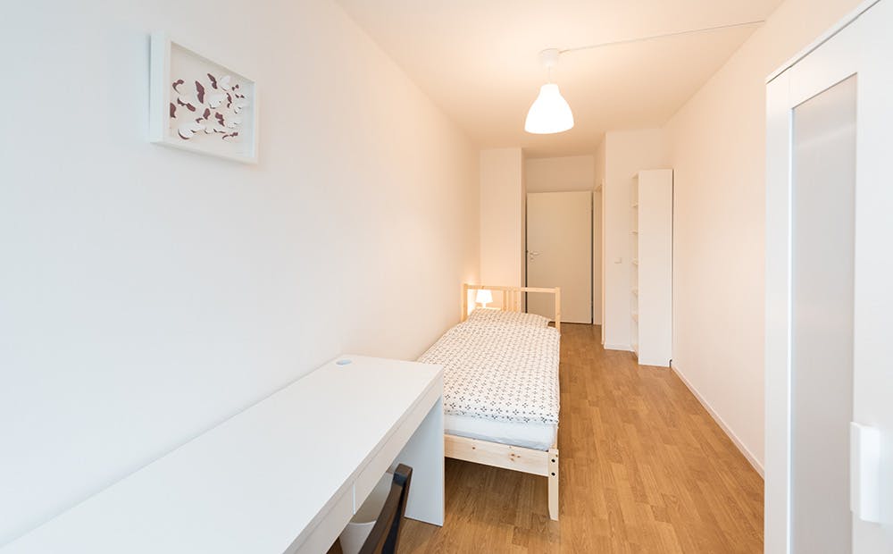 WG-Zimmer zu mieten für 695 € pro Monat in Munich, Grünwalder Straße
