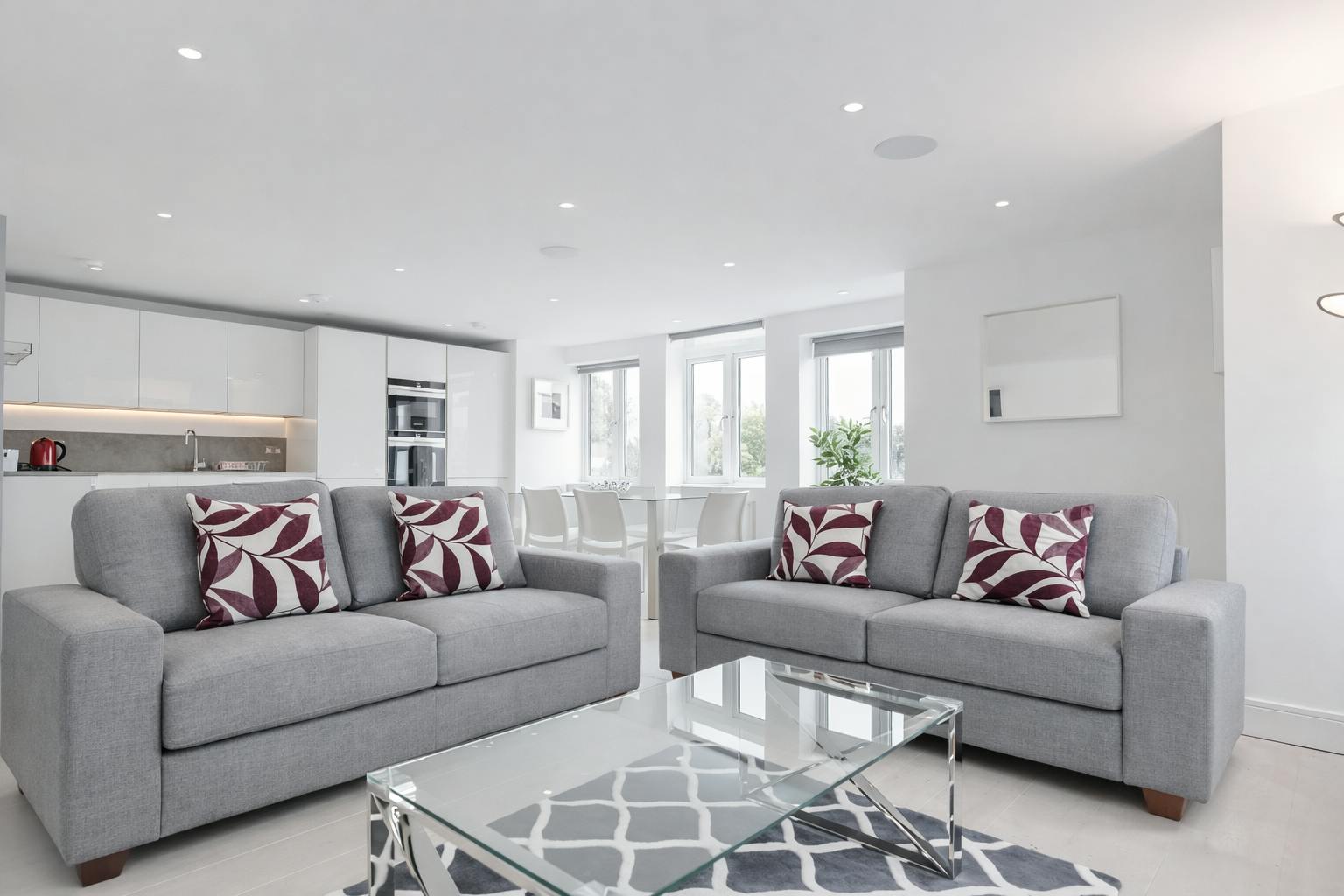 Apartment for rent for £5,613 per month in London, Ealing Green