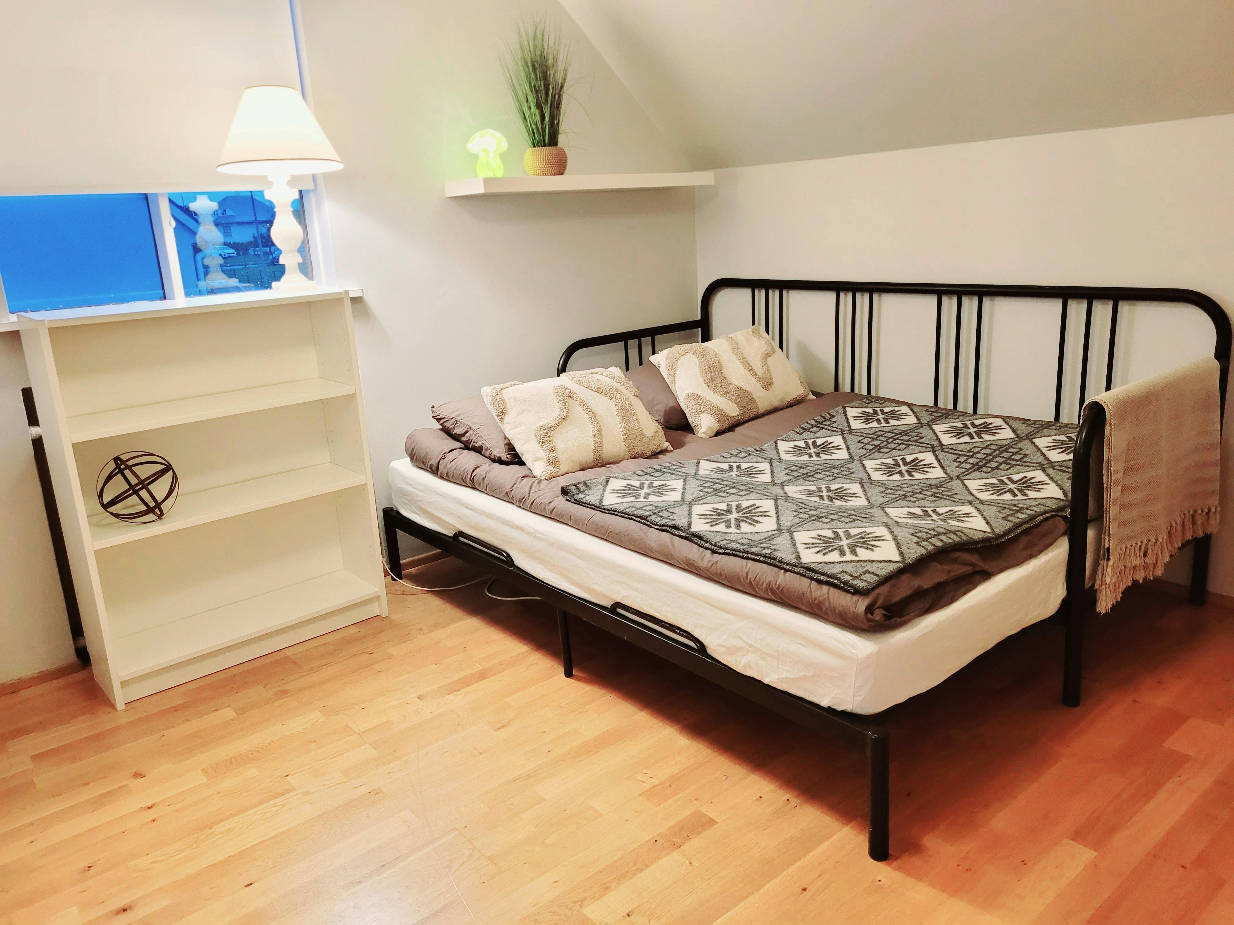 Chambre privée à louer pour 119 998 ISK/mois à Reykjavík, Ægisíða