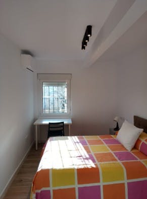 Private room for rent for €450 per month in Sevilla, Jesús del Gran Poder