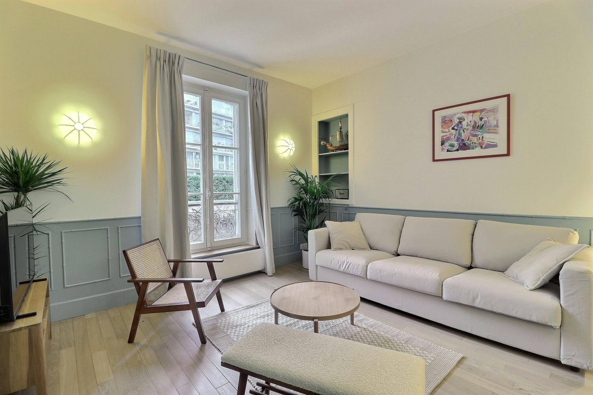 Rue de Chaillot, Paris preview