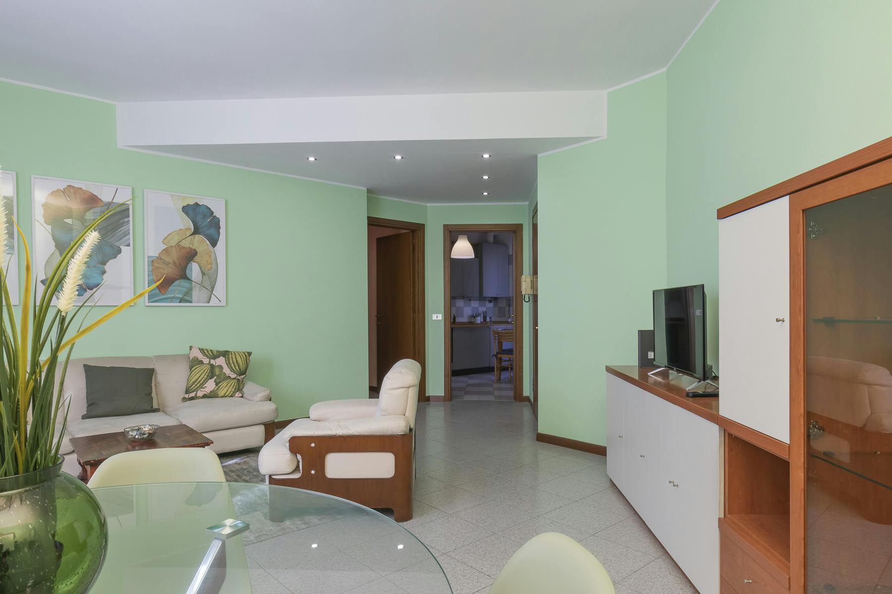 Apartment for rent for €1,800 per month in Arese, Via Valera