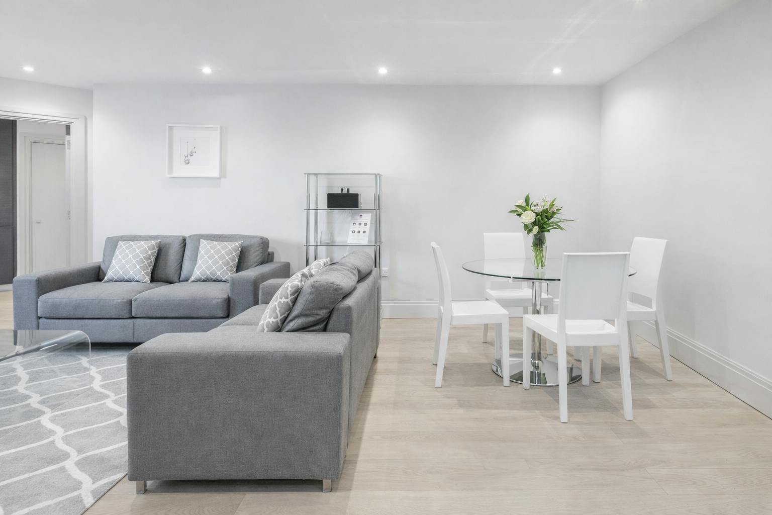 Apartment for rent for £6,350 per month in Richmond, The Quadrant