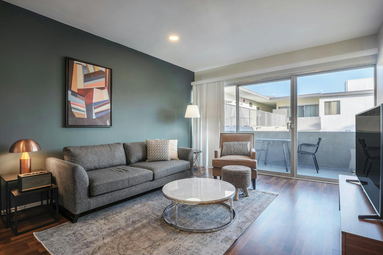 Mieszkanie do wynajęcia za $4,292 miesięcznie w mieście Los Angeles, Gorham Avenue