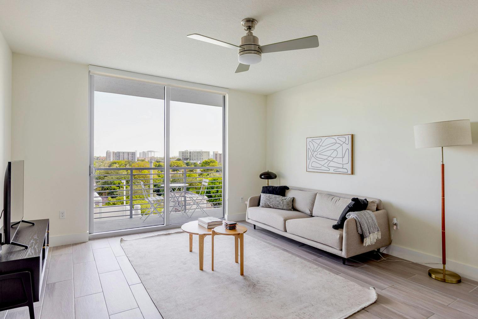 Квартира сдается в аренду за $4,767 в месяц в Miami, Northwest 7th Street