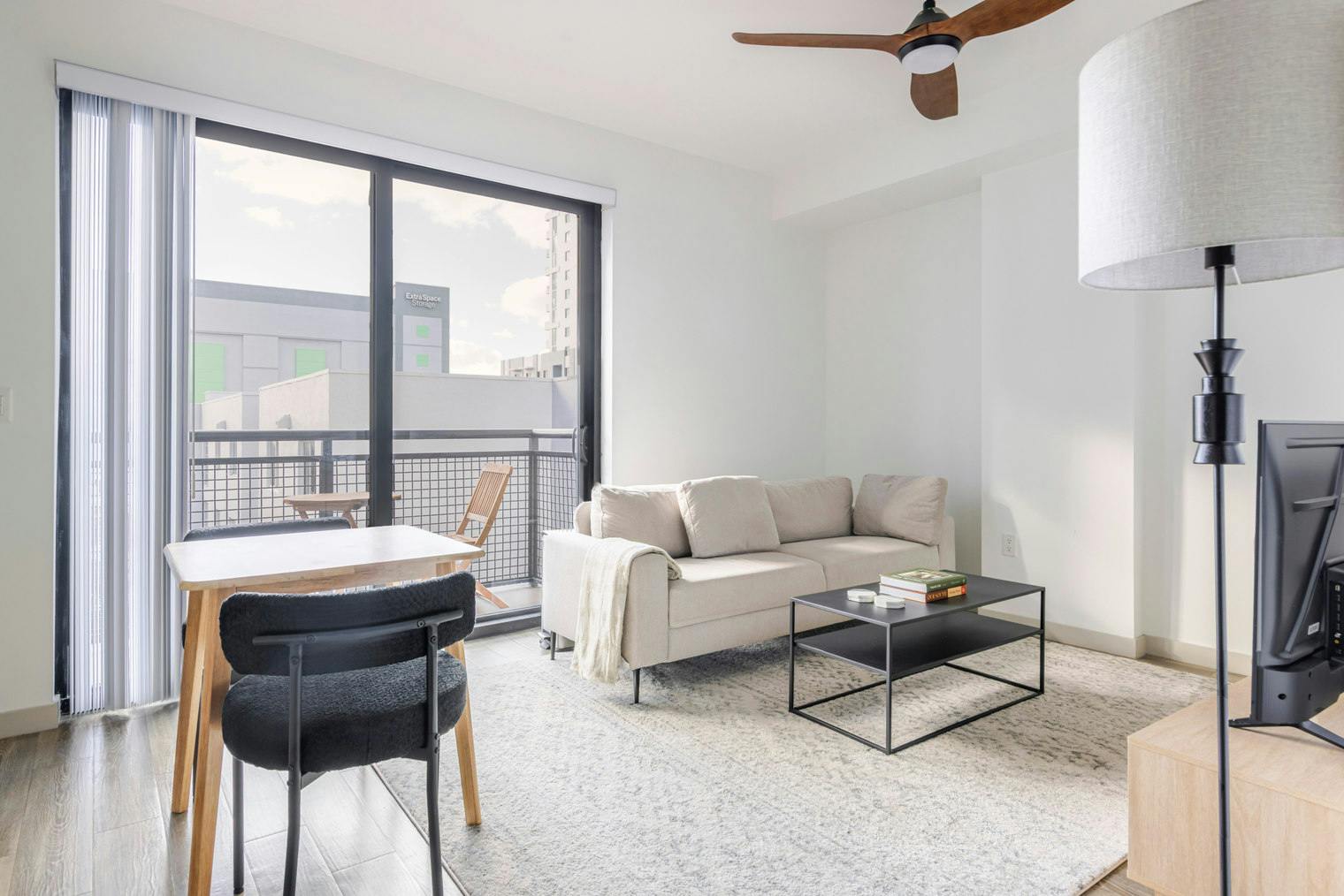 Квартира за оренду для $6,638 на місяць у Miami, Southwest 12th Street