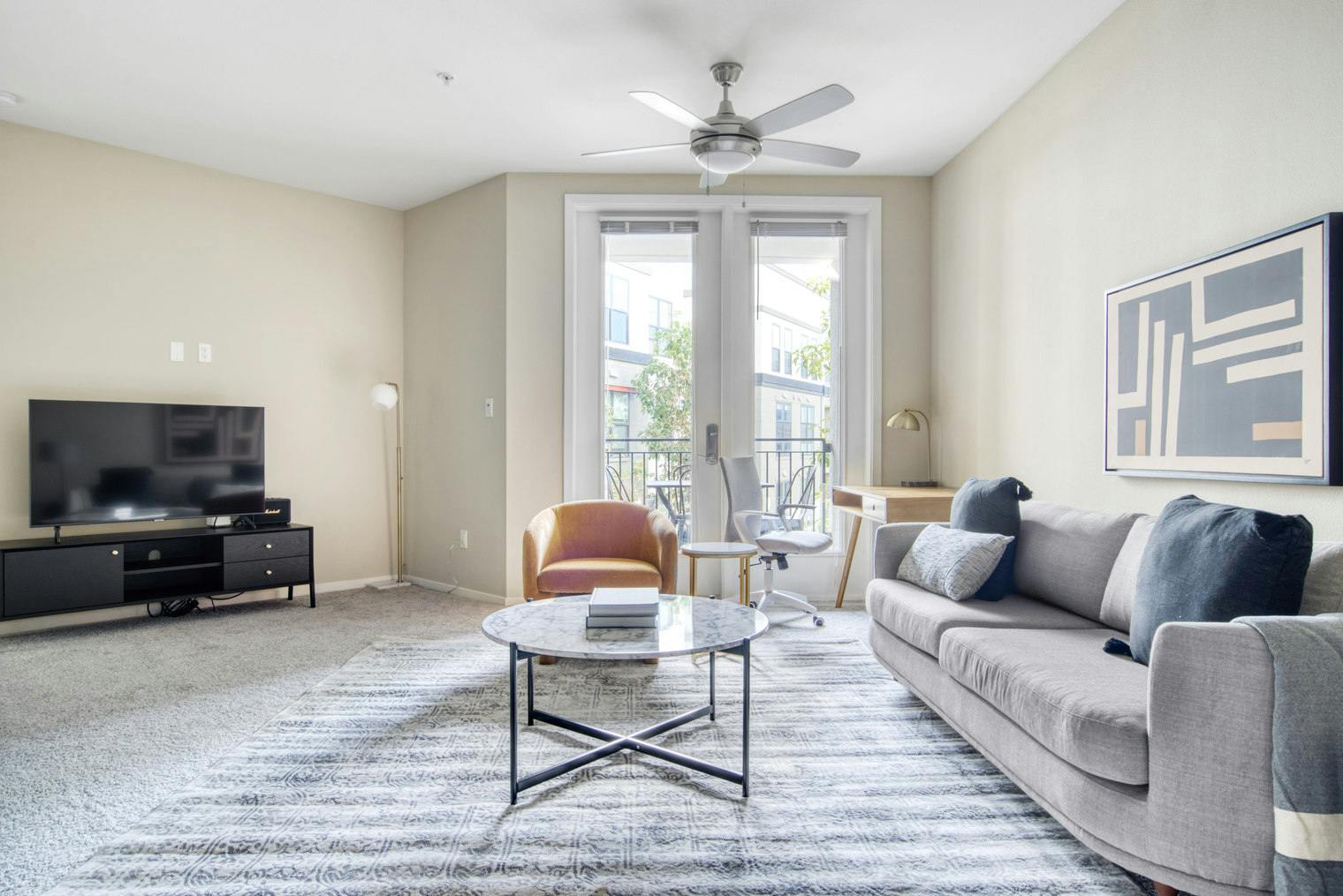 公寓 正在以 $6,292 的月租出租，其位于 Redwood City, Veterans Blvd