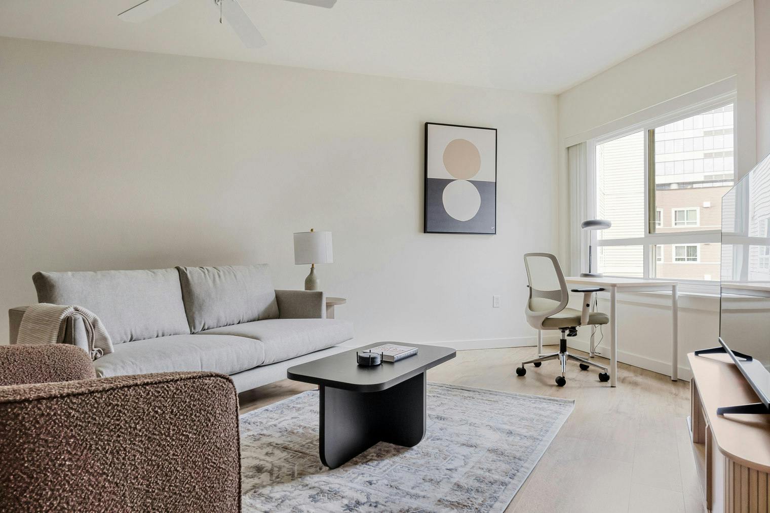 公寓 正在以 $3,181 的月租出租，其位于 Bellevue, Bellevue Way Northeast