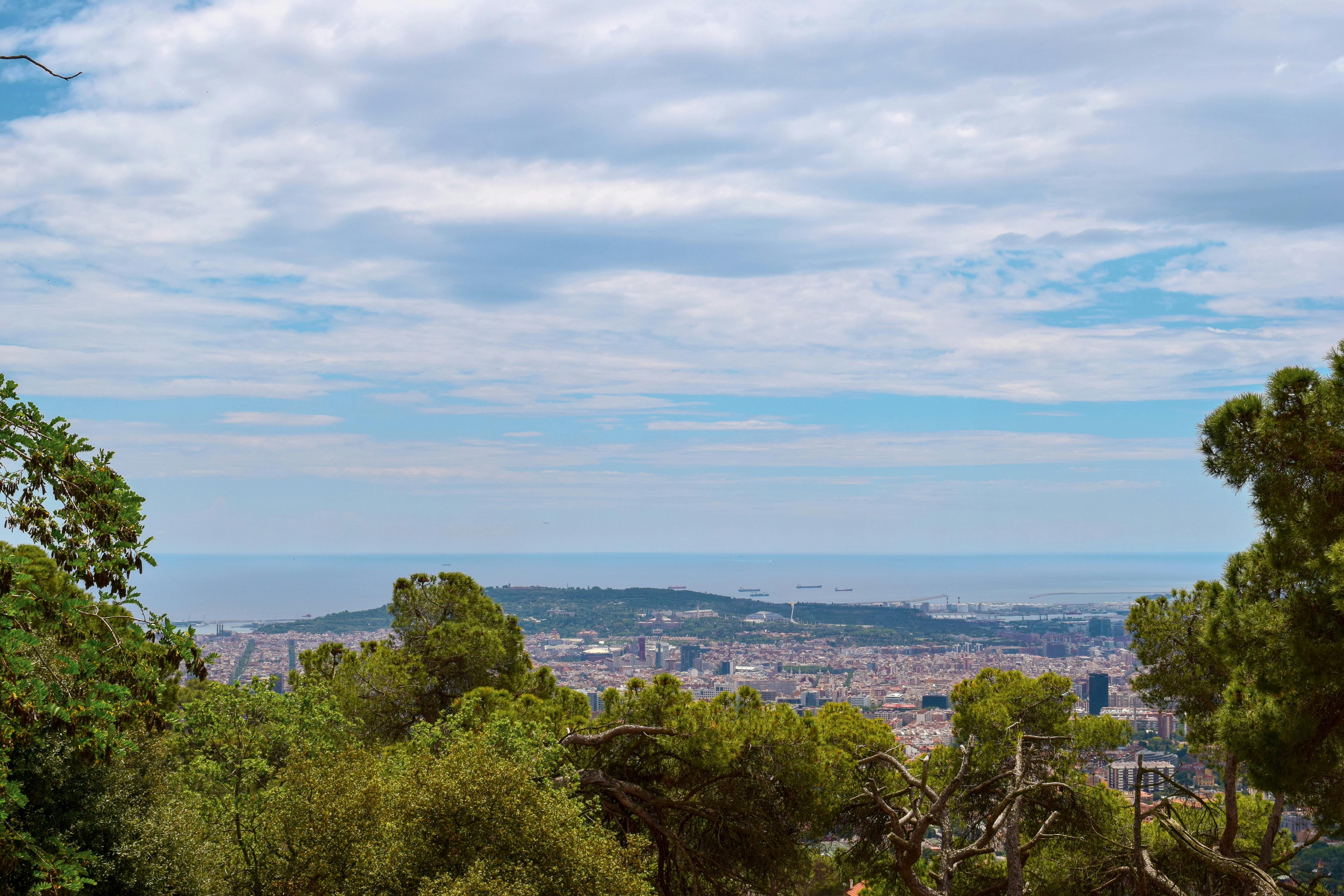 Camí de Vallvidrera al Tibidabo, Barcelona preview