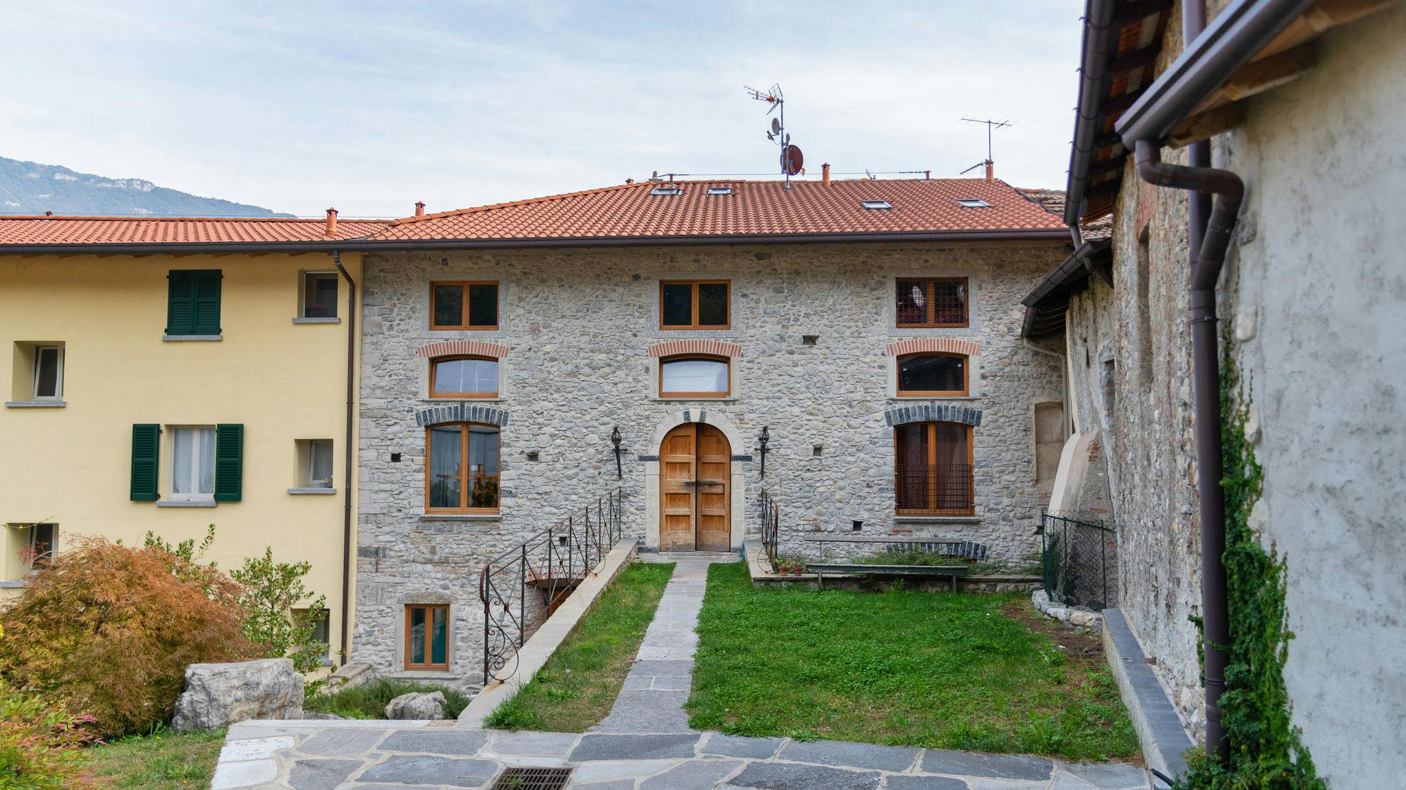 Appartamento in affitto a 1 € al mese a Pescate, Via Promessi Sposi