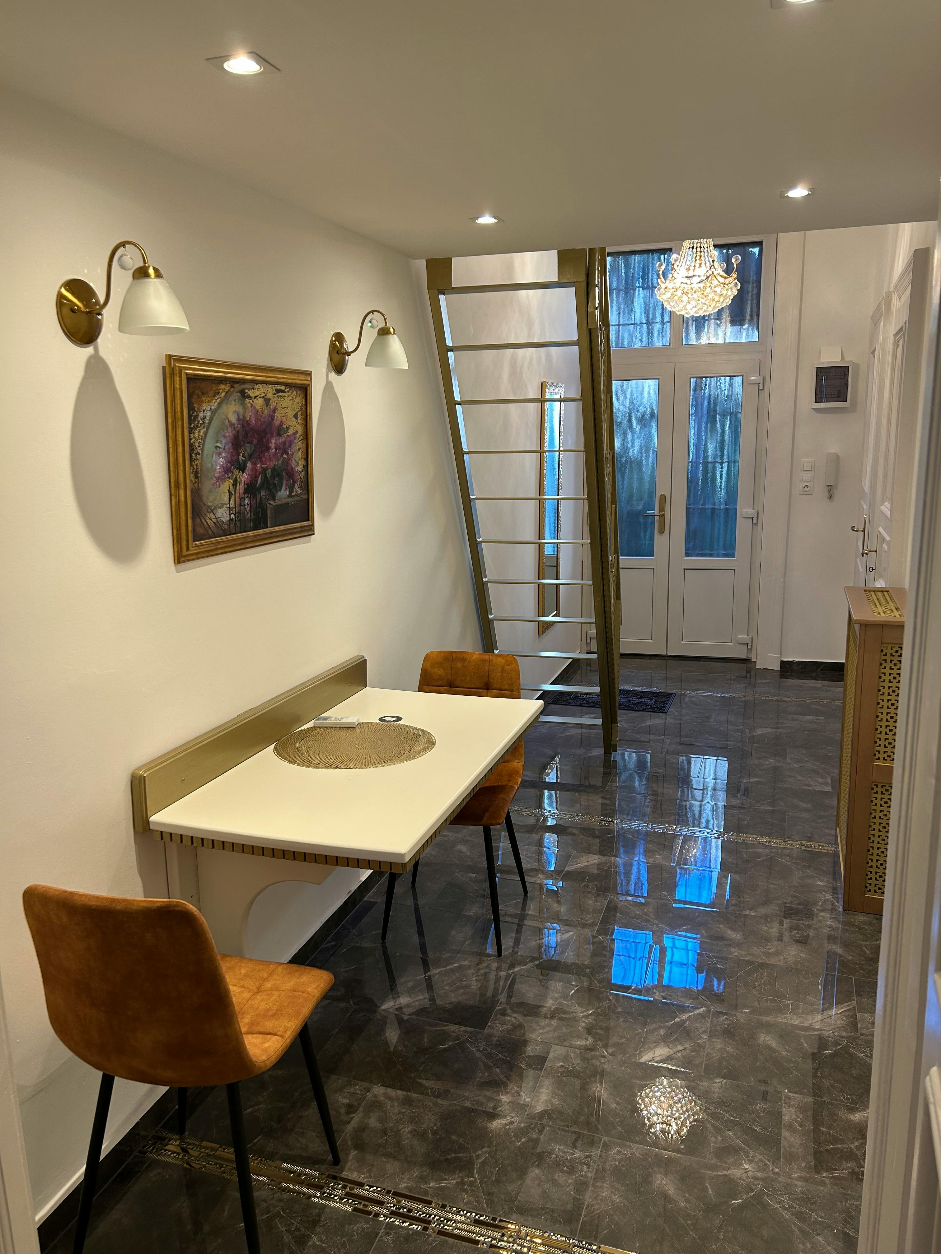 Dob utca, Budapest preview