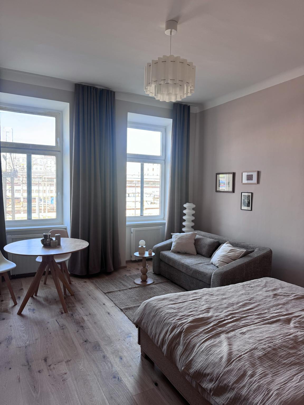 Zwölfergasse, Vienna preview