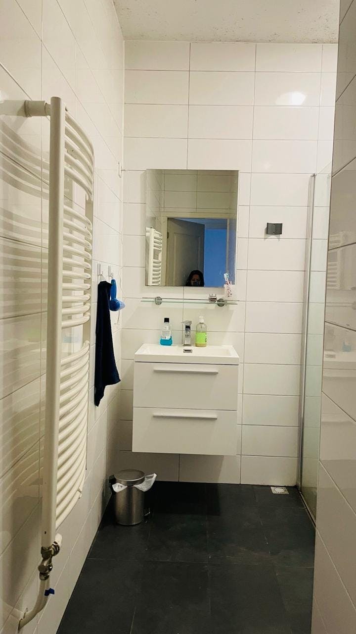 Privat rum att hyra för 850 € i månaden i The Hague, Goeverneurlaan