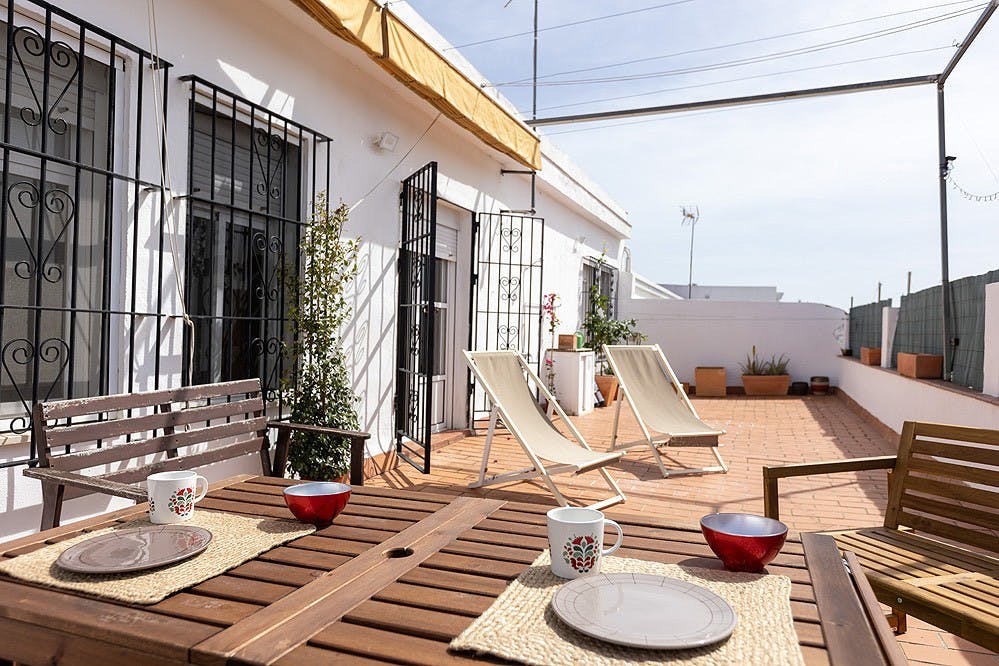Appartement te huur voor € 2.500 per maand in Sevilla, Calle Hombre de Piedra