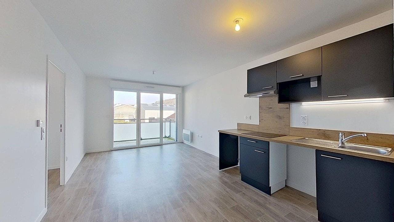 Mieszkanie do wynajęcia za 631 € miesięcznie w mieście Déville-lès-Rouen, Rue Jean Richard