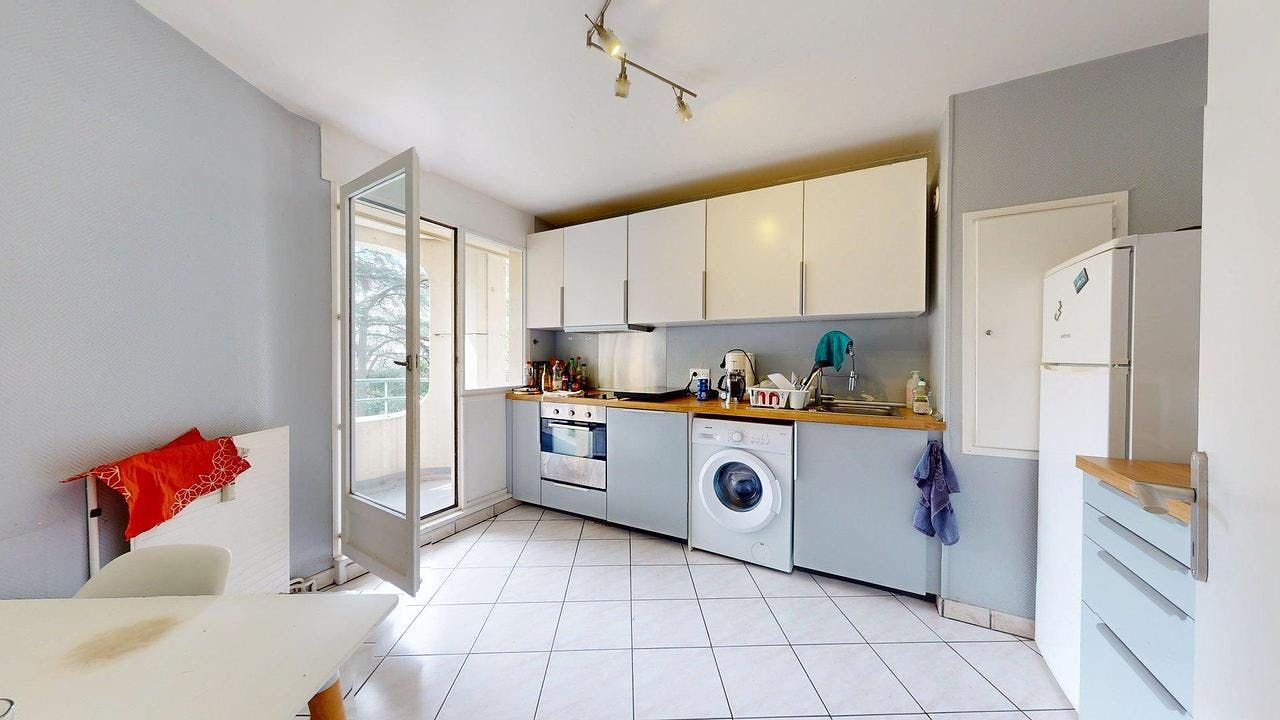 Private room for rent for €575 per month in Lyon, Rue de la Chapelle