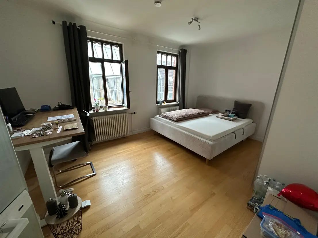WG-Zimmer zu mieten für 690 € pro Monat in Stuttgart, Löwenstraße