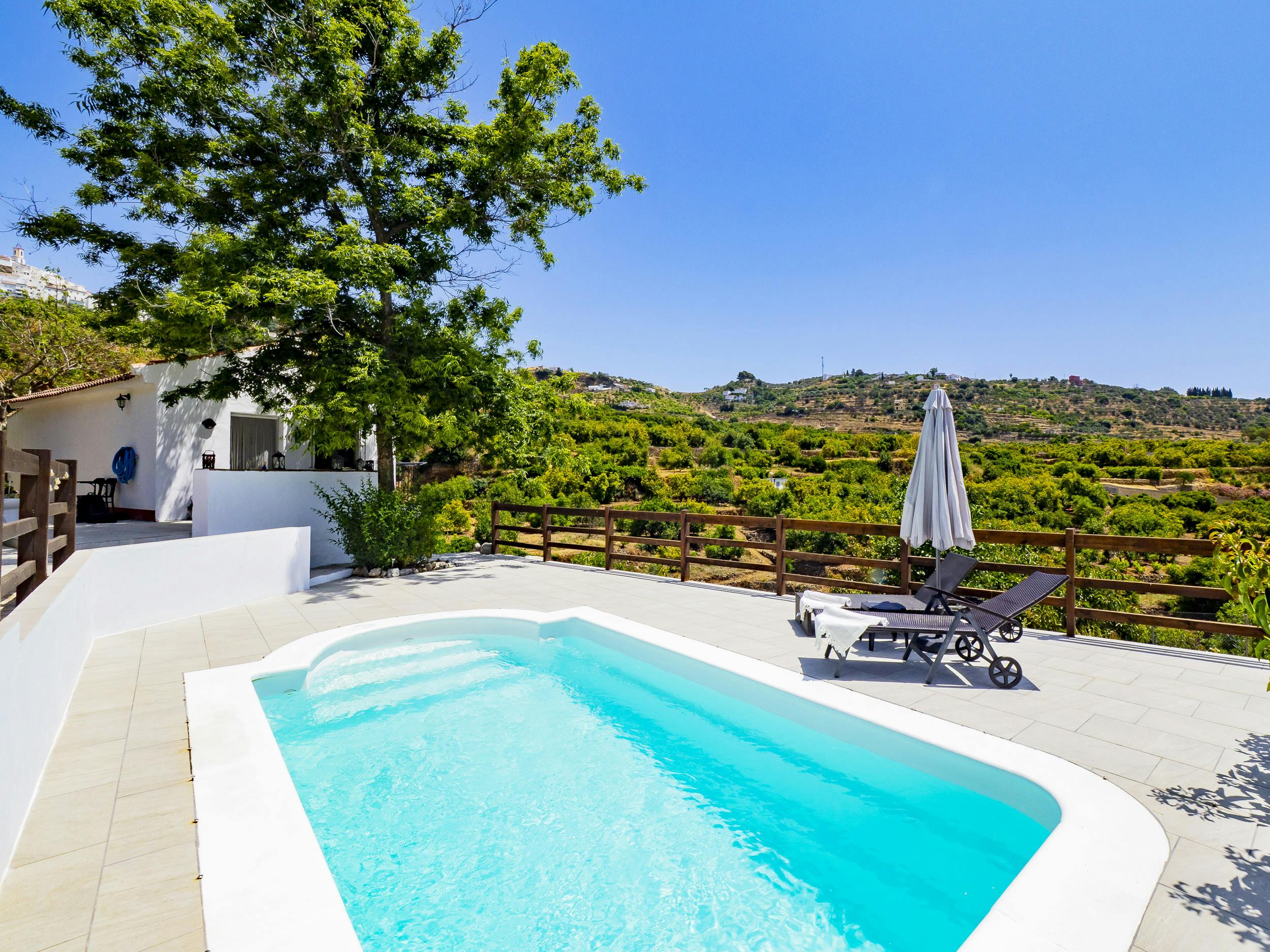 Casa in affitto a 9999 € al mese a Tolox, Camino de Tolox