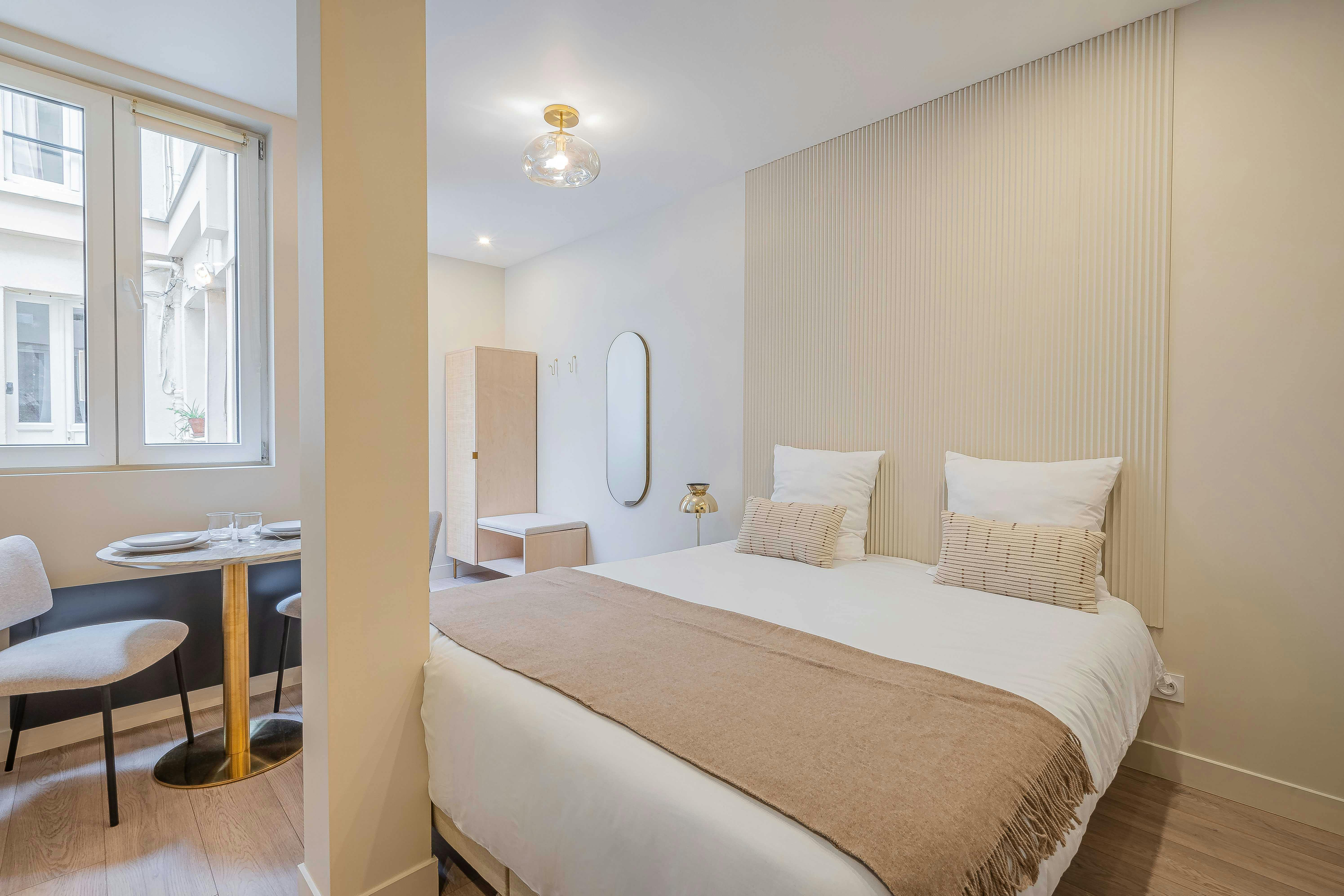 Apartament de închiriat pentru 1.710 EUR pe lună în Paris, Rue de Sèvres